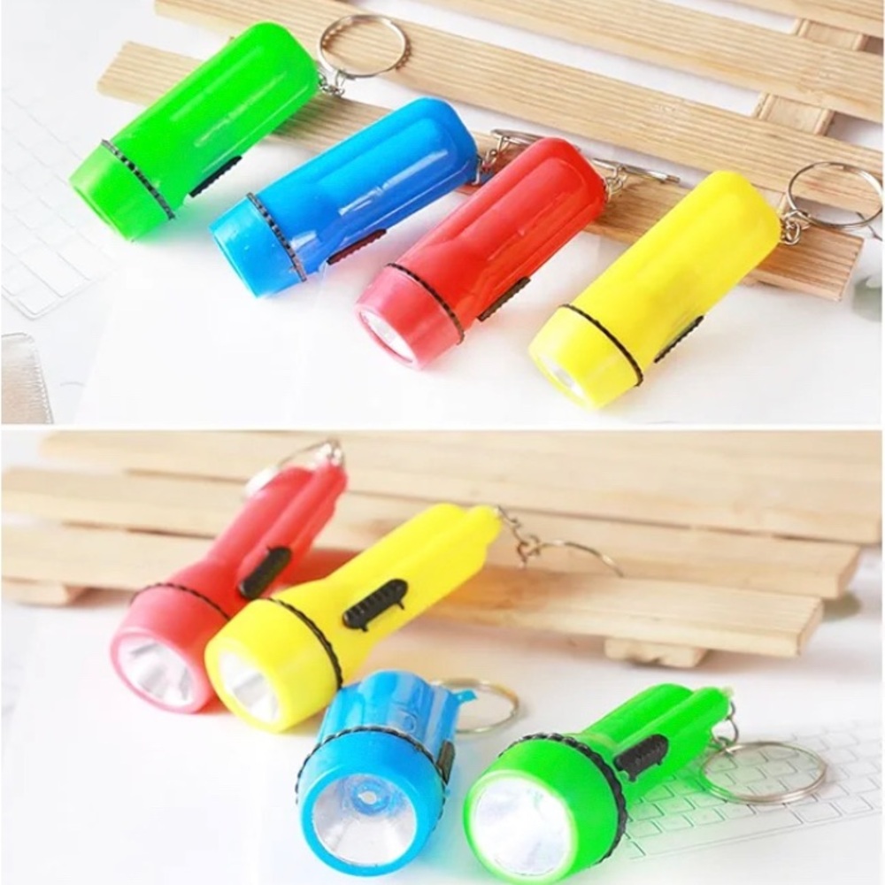 Clever Travel and Emergency Supply Kit Is Compact but Mighty - Picture 13 of 14